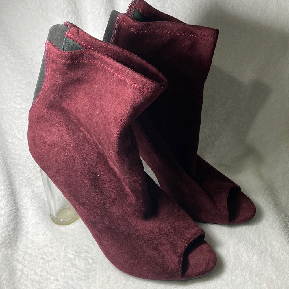 Ladies size 9 high heeled boots